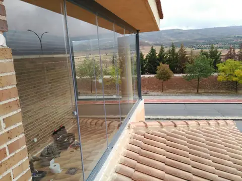 Cerramiento de terrazas: trabajos realizados en Guadalajara